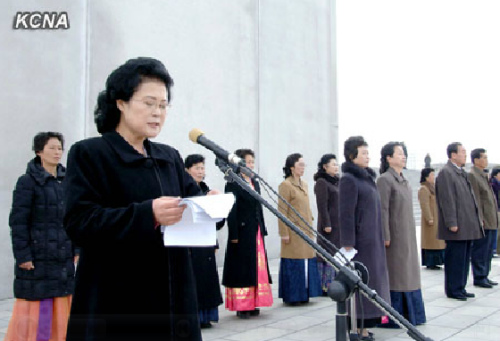 朝导弹反复进出仓干扰韩美监测 国内节日气氛浓厚