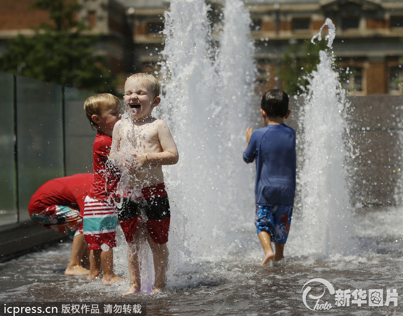 美国遭遇今夏最大范围高温天气 至少6人因热致死