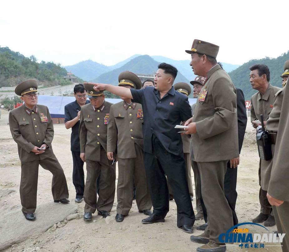 金正恩视察滑雪场工地 称赞朝鲜军民为斗士（组图）