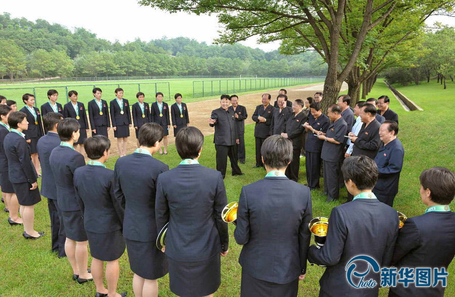 朝鲜运动员获新式住房 金正恩送沙发作礼物