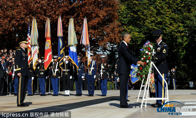 奥巴马出席美国老兵日纪念活动 向牺牲士兵献花圈（组图）