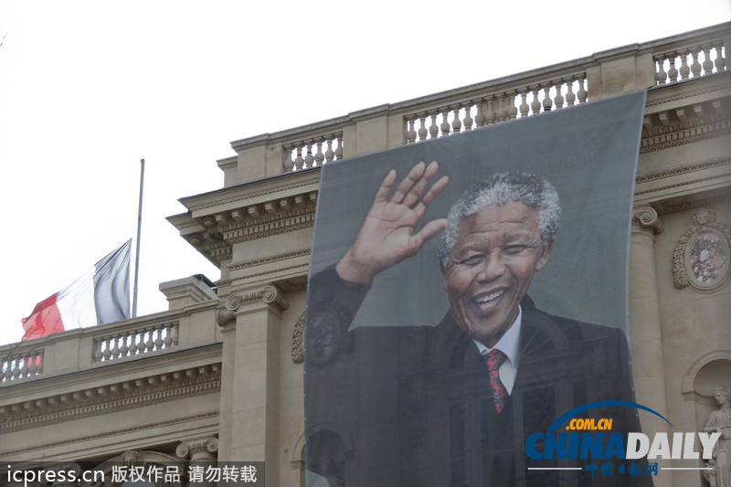 印度沙雕帝国大厦亮灯 世界各地哀悼曼德拉逝世