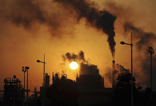 China's emission cut not optimistic: vice minister