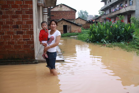 Heavy rains cause landslides, delays