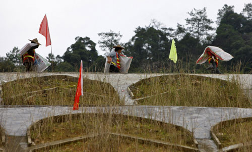 After the rain, landslide battle begins