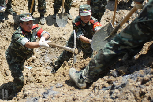 2 landslides leave 10 dead,44 missing in Shaanxi 