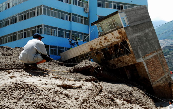 Search and rescue work continues in Zhouqu