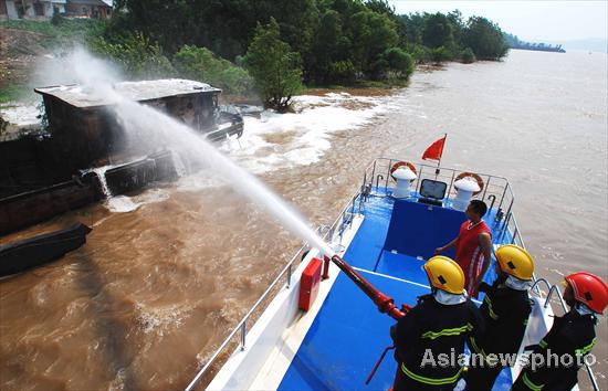 Ship explosion damages nearby homes