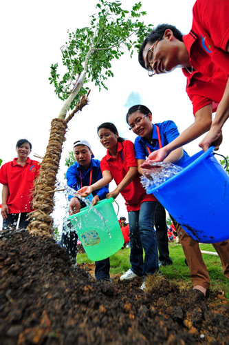 China-Vietnam friendship grows with trees