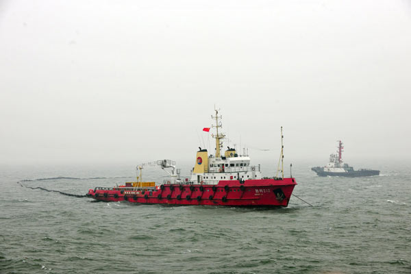 Oil spill and rescue drill on Bohai Sea