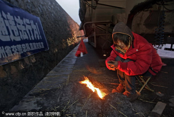 Freezing rain turns to ice in SW China