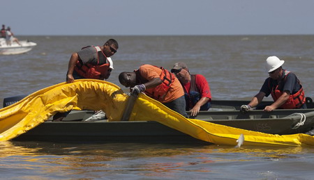 Louisiana marshes hit by Gulf oil slick