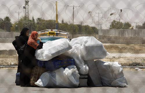 6,600 Palestinians cross Egypt's Rafah border with Gaza
