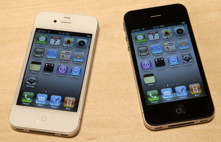 iPhone 4 sets record sale pace in day one frenzy