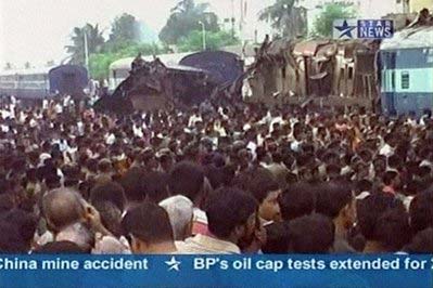 52 killed, 100 injured in trains collision in eastern India