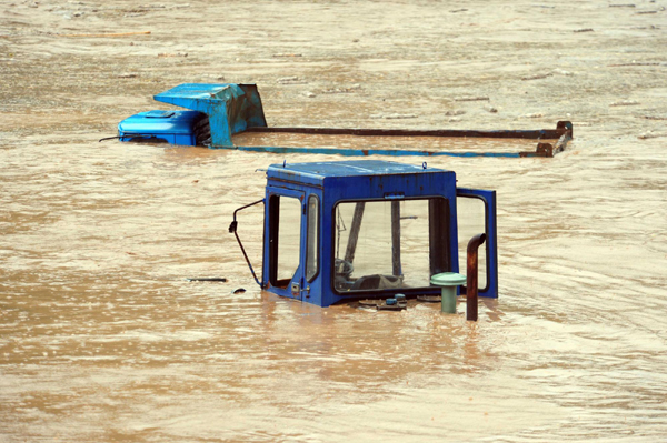 Floods kill dozens more in China