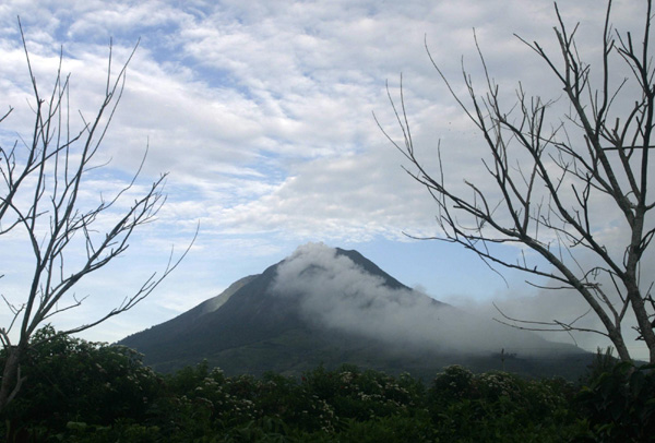 Indonesia on red alert after volcano erupts