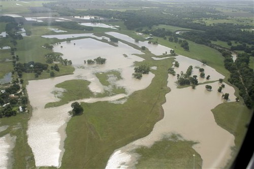 4 dead, 3 missing in US flooding