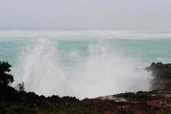 Hurricane Igor swirls toward Bermuda