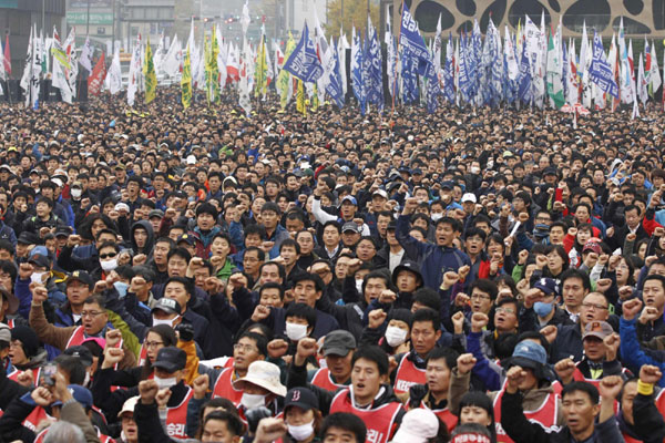 Thousands protest in Seoul before G20 summit