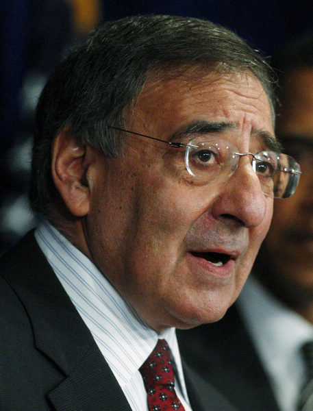 Obama sending Panetta to Pentagon, Petraeus to CIA