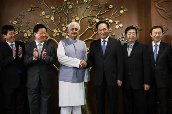 China, India ask media outlets to promote progress in relations