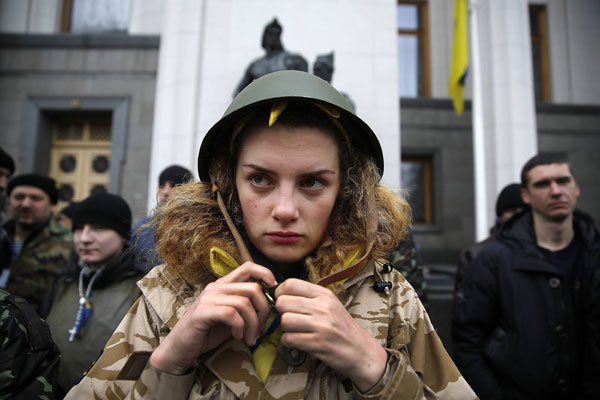 Kiev raises alarm over Crimea siege