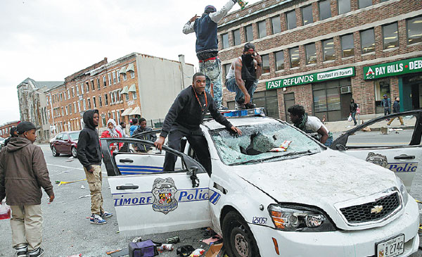 Riots erupt in Baltimore after funeral