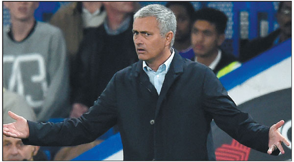 Cruyff weary of Mourinho's act