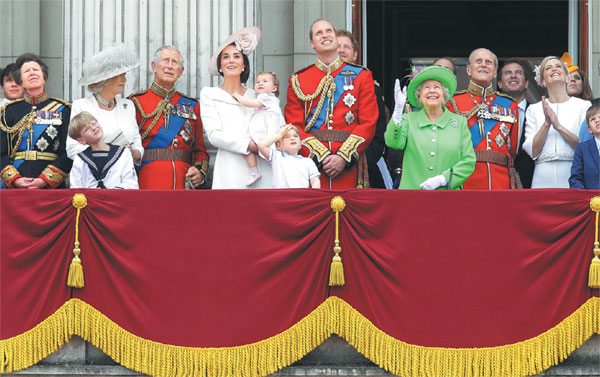 Rain no hindrance to queen's birthday lunch