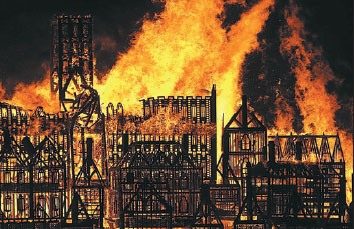 Replica torched to mark Great Fire anniversary