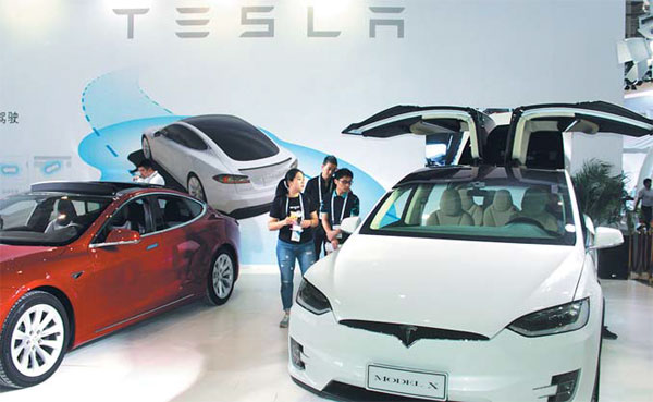 Tesla keeping model 3 steady as Musk to lose CFO, seek cash