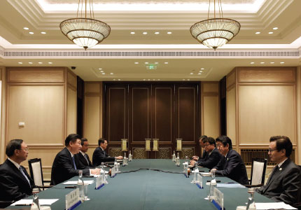 Leaders seek better China-Japan dialogue