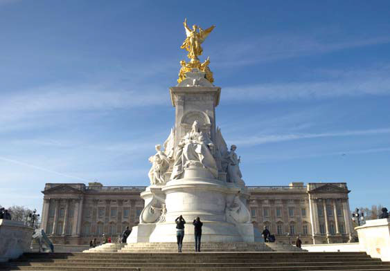 Royal welcome in store for Xi and Peng