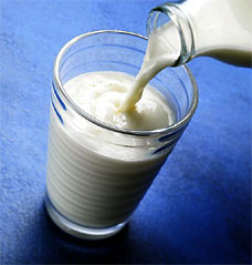 Organic milk is not healthier, says food watchdog