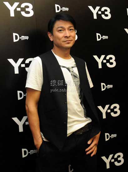 Andy Lau in Shanghai to promote newly-open boutique