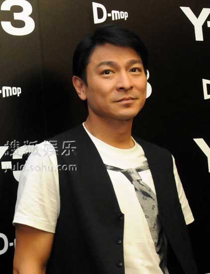 Andy Lau in Shanghai to promote newly-open boutique