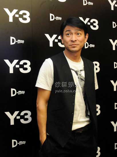 Andy Lau in Shanghai to promote newly-open boutique