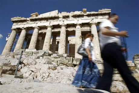 Crisis-hit Greece struggles to attract tourists