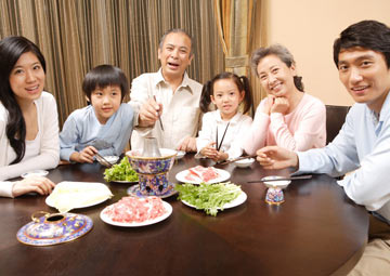 Dinner for Spring Festival's Eve changing, memories of past cherished