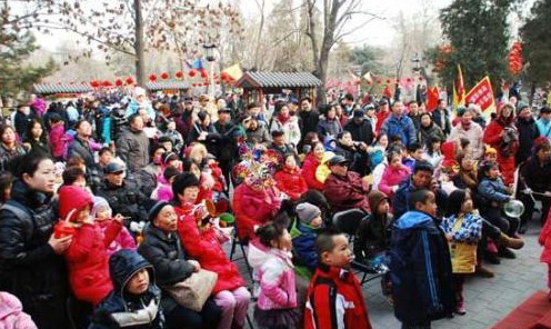 Various ways of celebrating Spring Festival