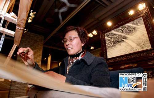 Suzhou handicraft shown in Beijing