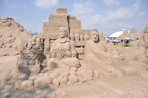 Make art with sand at the Horticultural Expo