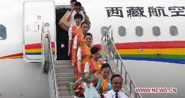 Tibet Airlines makes maiden flight from Gonggar Airport to Kunsha airport