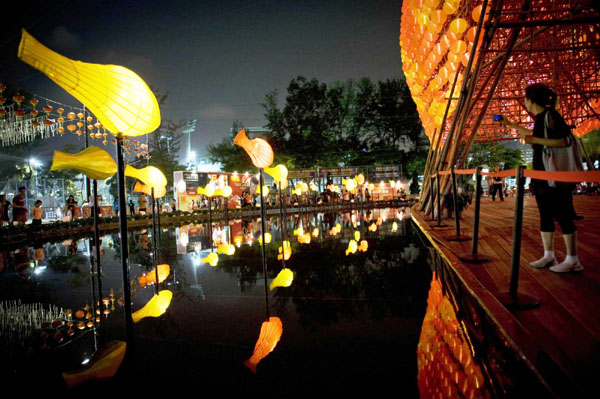 'Giant Fish' lantern in HK welcomes Mid-Autumn Festival