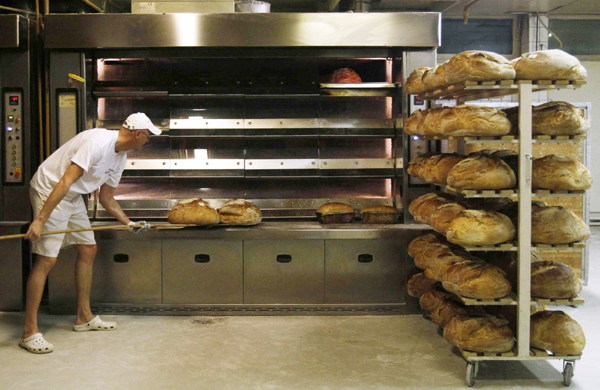 Freshly baked breads at Lipoti Bakery