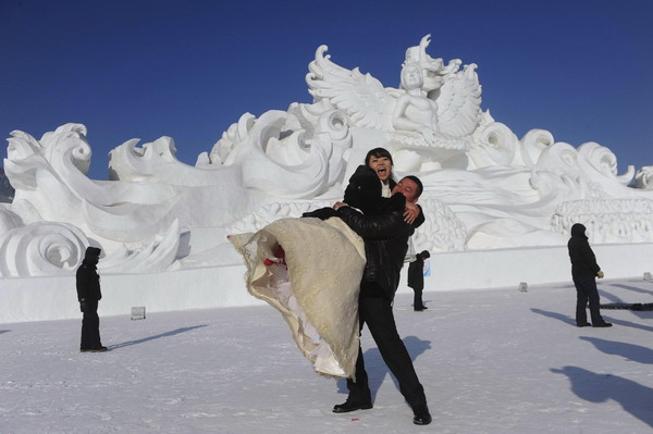 Mass ice wedding in Harbin