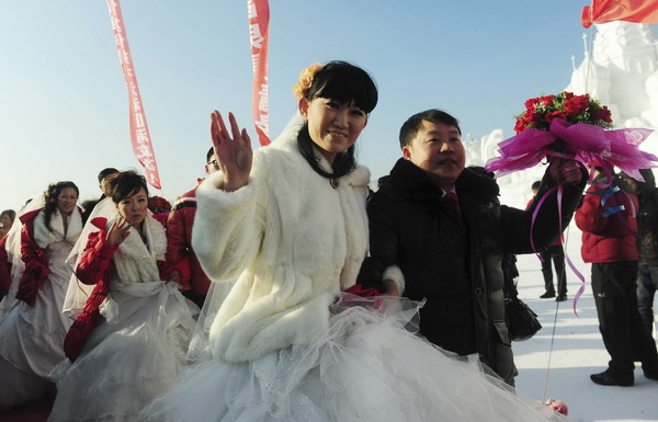 Mass ice wedding in Harbin