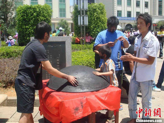 Tourists join Face Painting Festival