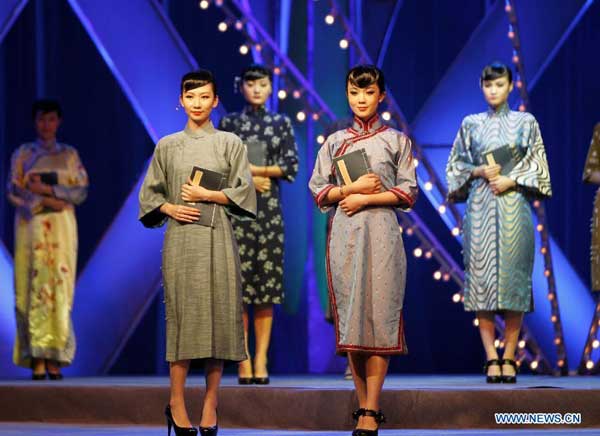 Cheongsam exhibiting and promoting activity held in Shanghai